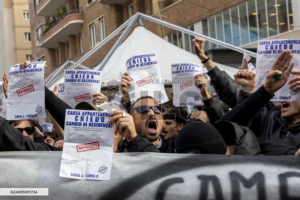 Ultras Groups Protest Travel Bans In Naples - Italy