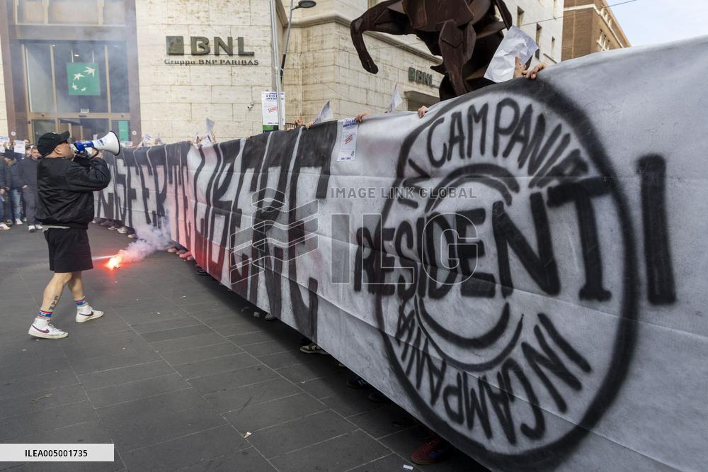 Ultras Groups Protest Travel Bans In Naples - Italy