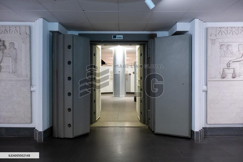 Medal Cabinet Reopens After Six-Year Hiatus - Rome