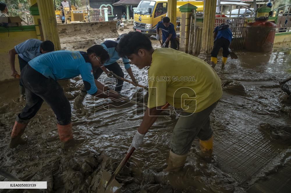 Flash Flood Aftermath In Aceh Tamiang - Indonesia
