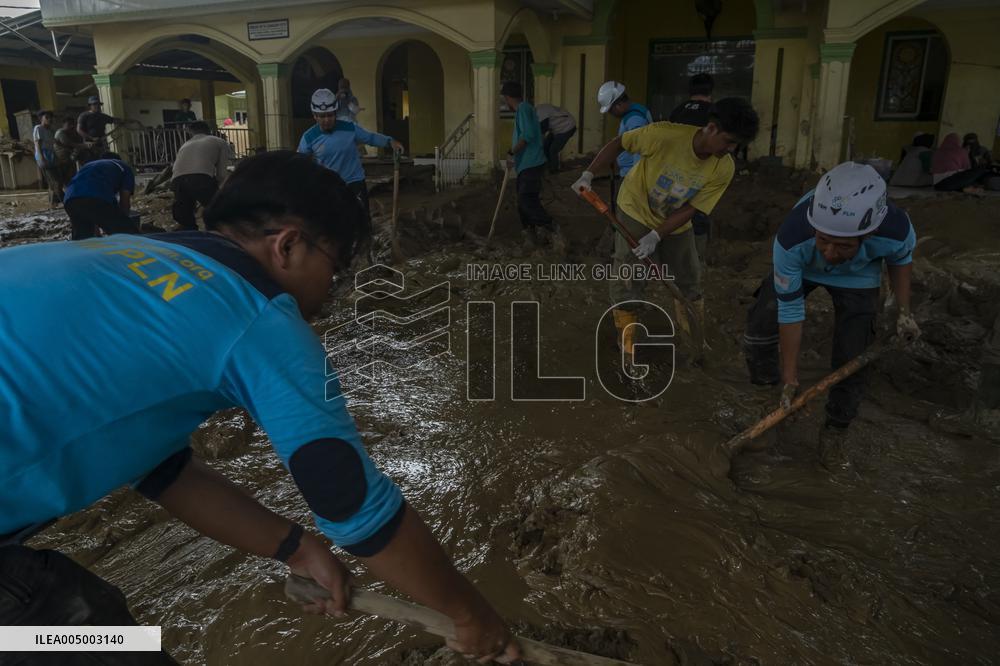 Flash Flood Aftermath In Aceh Tamiang - Indonesia