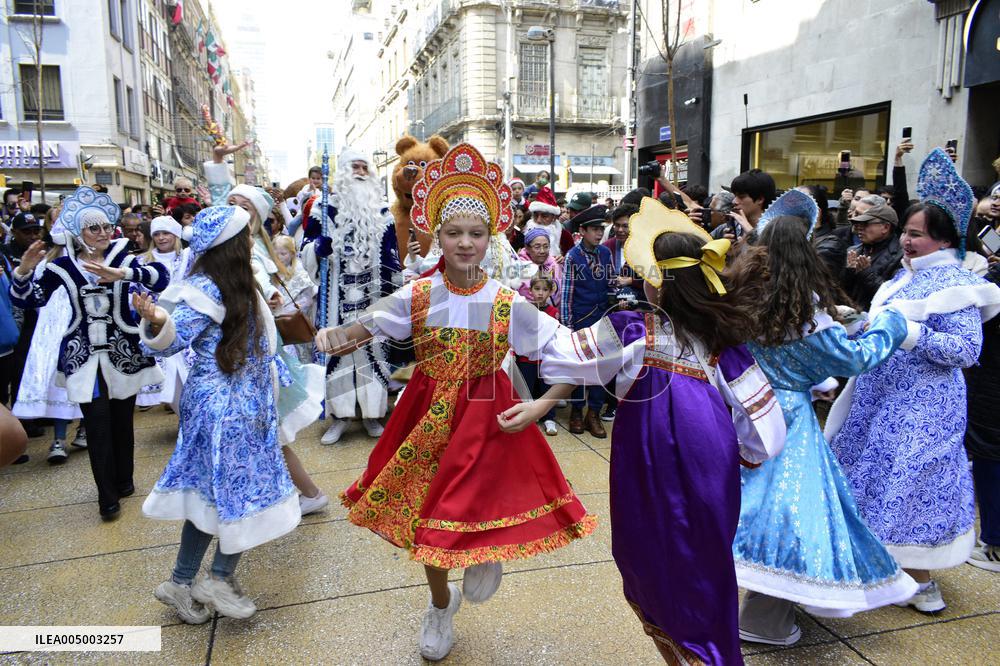 Russian Santa Christmas Parade - Mexico