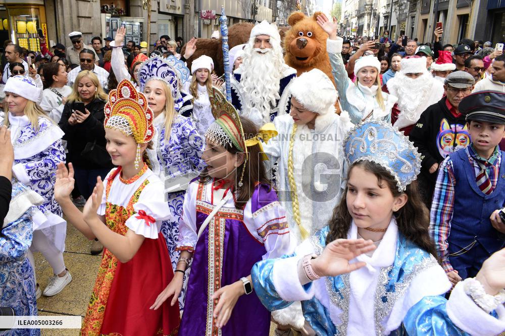 Russian Santa Christmas Parade - Mexico