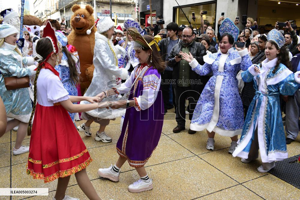 Russian Santa Christmas Parade - Mexico