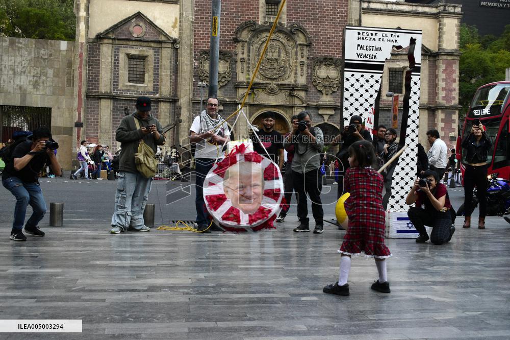 Activists Hold A Protest In Support Palestine - Mexico City