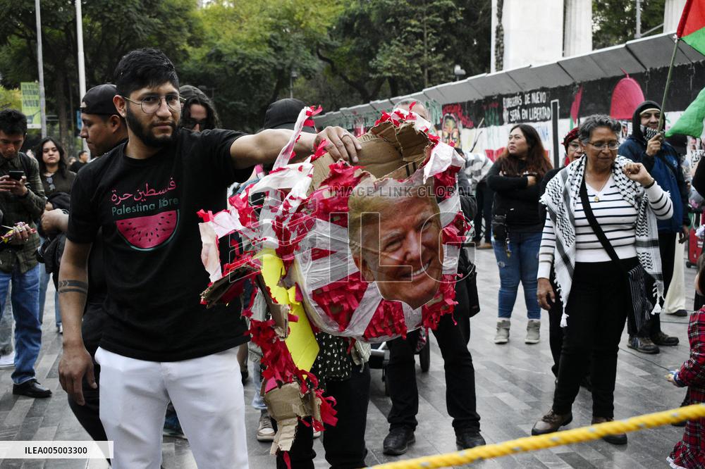 Activists Hold A Protest In Support Palestine - Mexico City