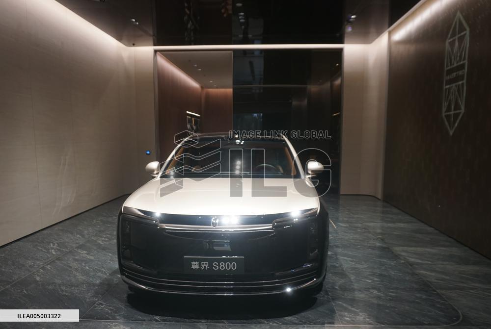 HUAWEI MAEXTRO S800 Sedan