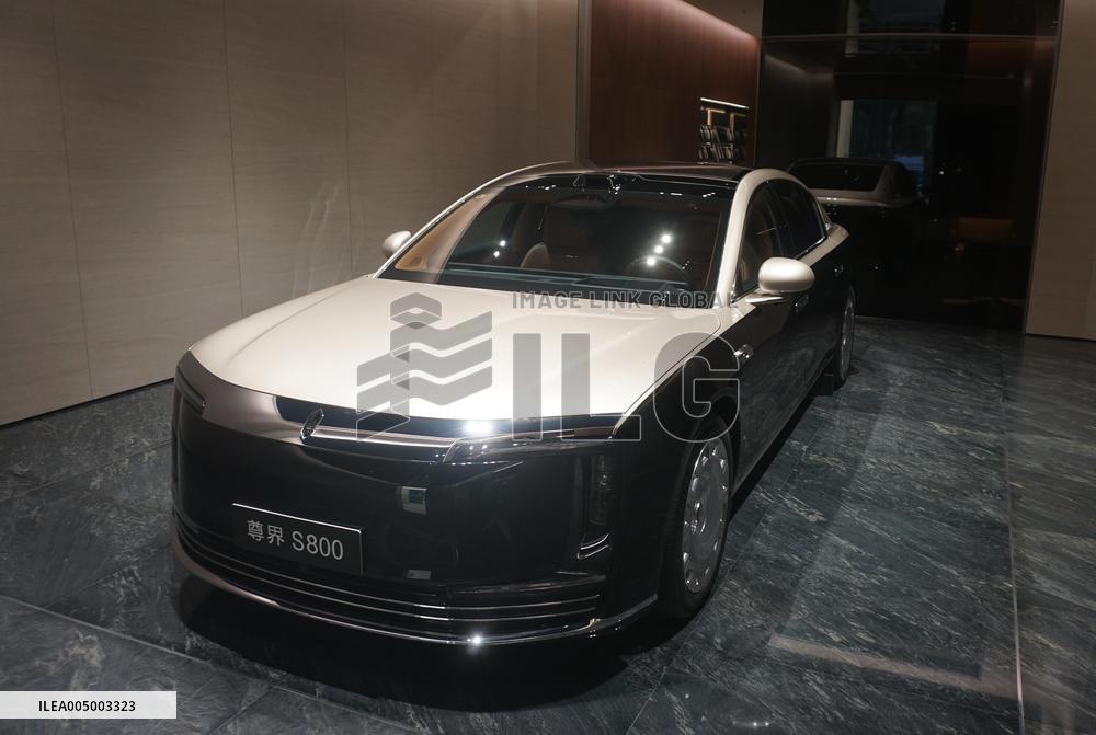 HUAWEI MAEXTRO S800 Sedan