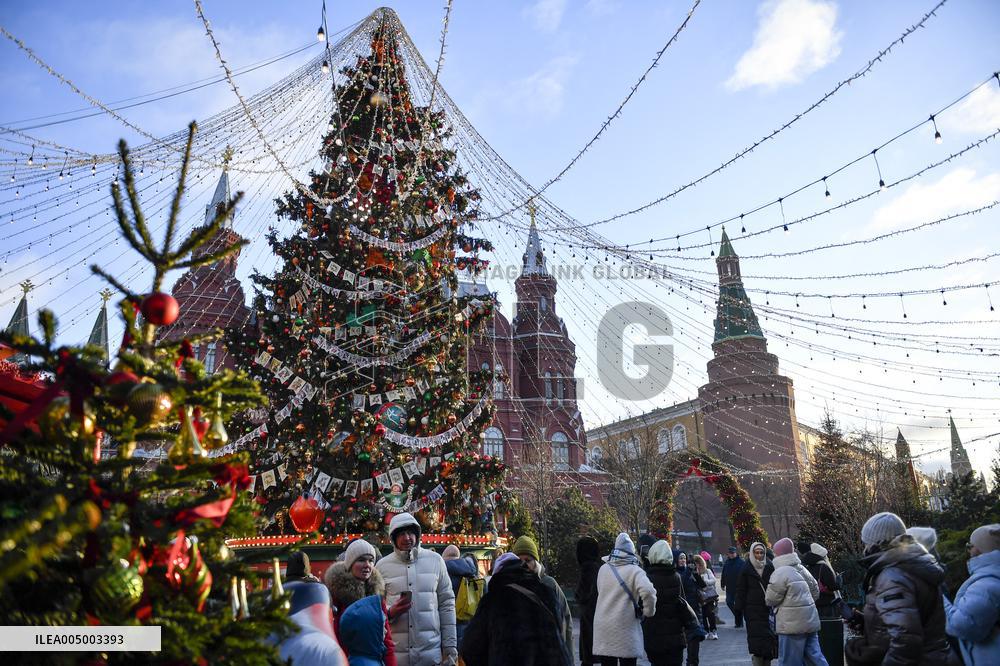 New Year Decorations Installed In Moscow - Russia