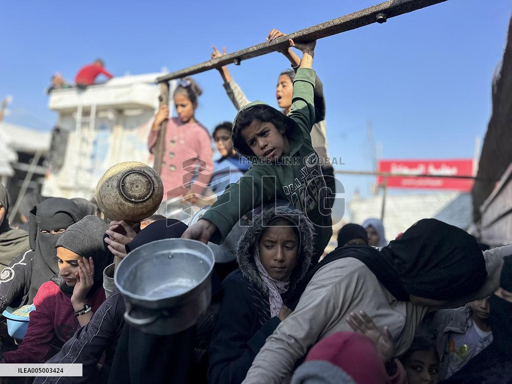 Khan Yunis Receives Aid From Turkey - Gaza