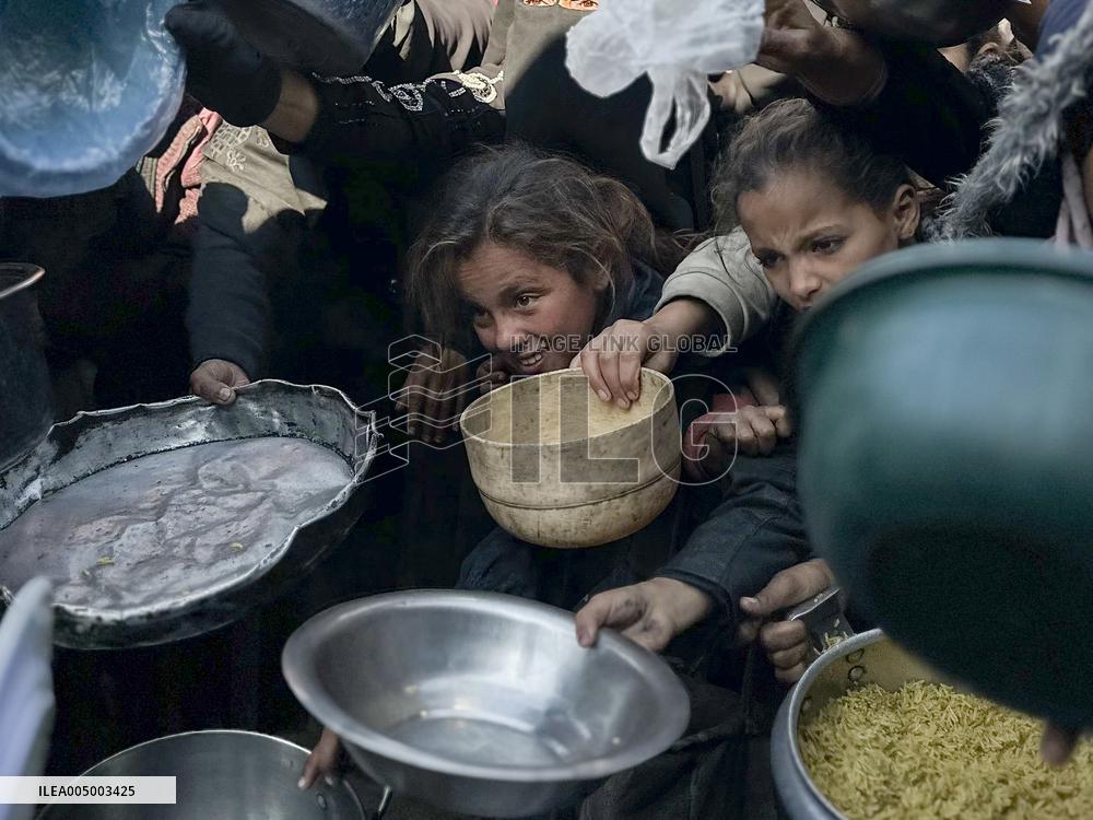 Khan Yunis Receives Aid From Turkey - Gaza