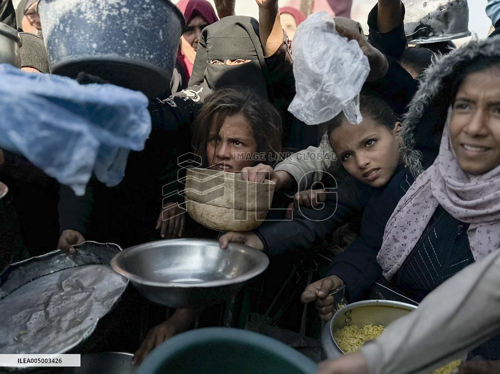 Khan Yunis Receives Aid From Turkey - Gaza