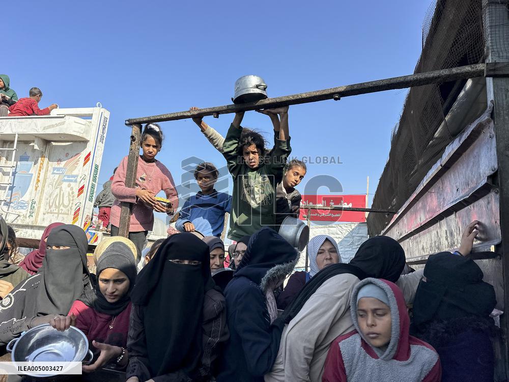 Khan Yunis Receives Aid From Turkey - Gaza