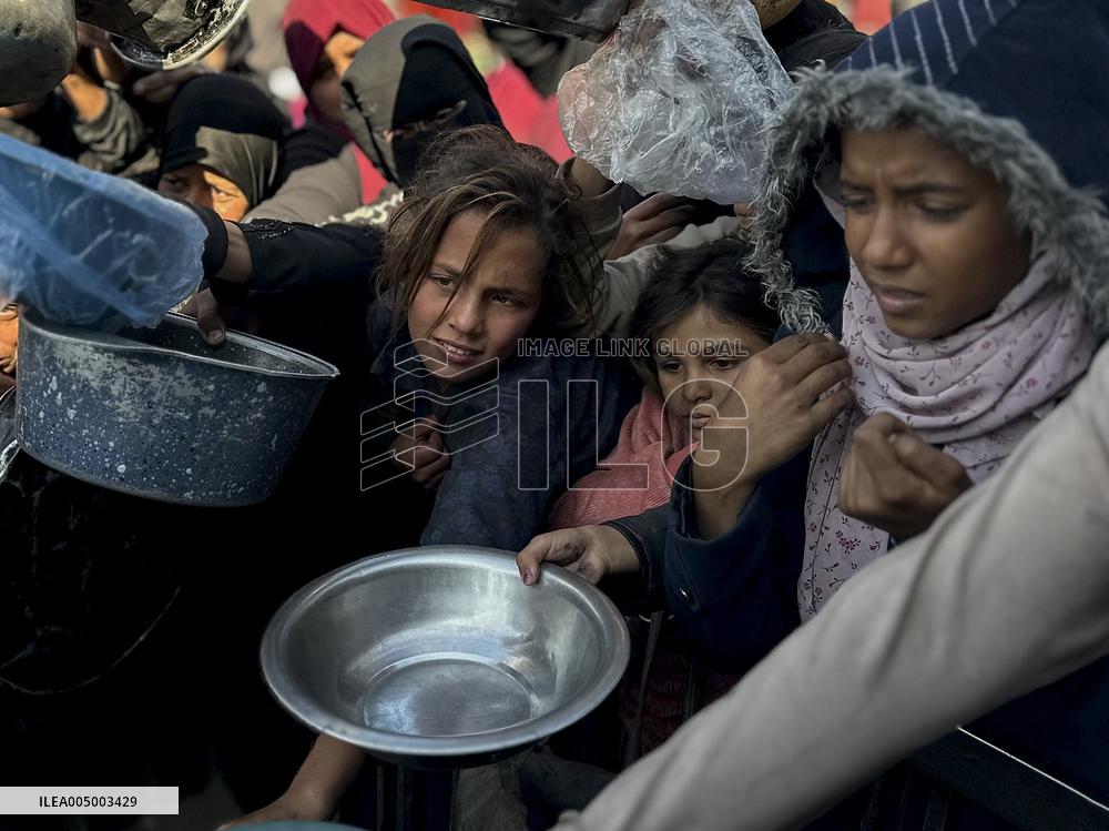 Khan Yunis Receives Aid From Turkey - Gaza