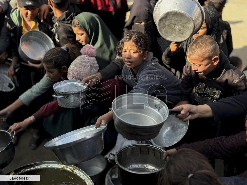 Khan Yunis Receives Aid From Turkey - Gaza