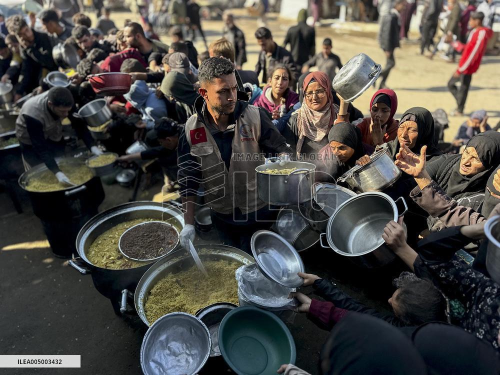 Khan Yunis Receives Aid From Turkey - Gaza