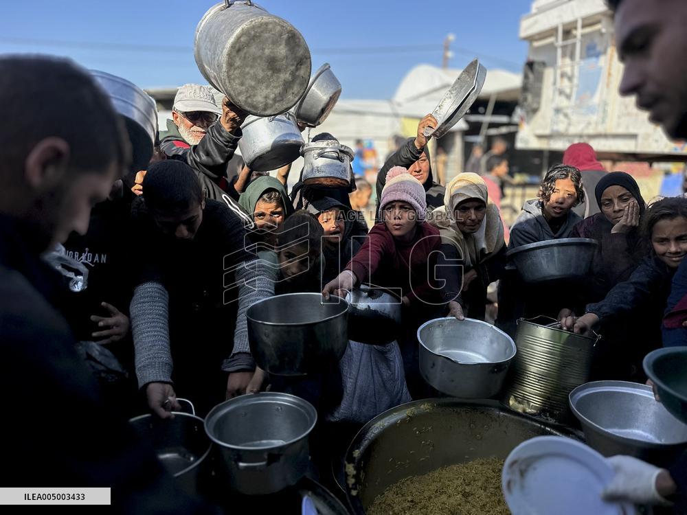 Khan Yunis Receives Aid From Turkey - Gaza