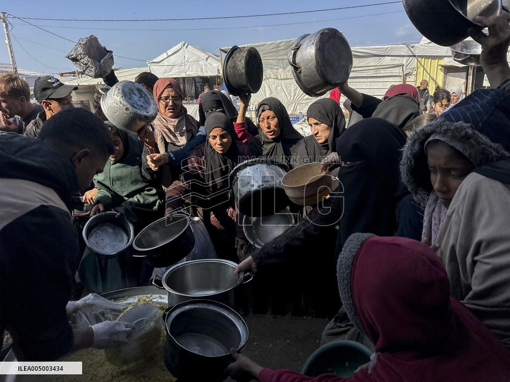 Khan Yunis Receives Aid From Turkey - Gaza