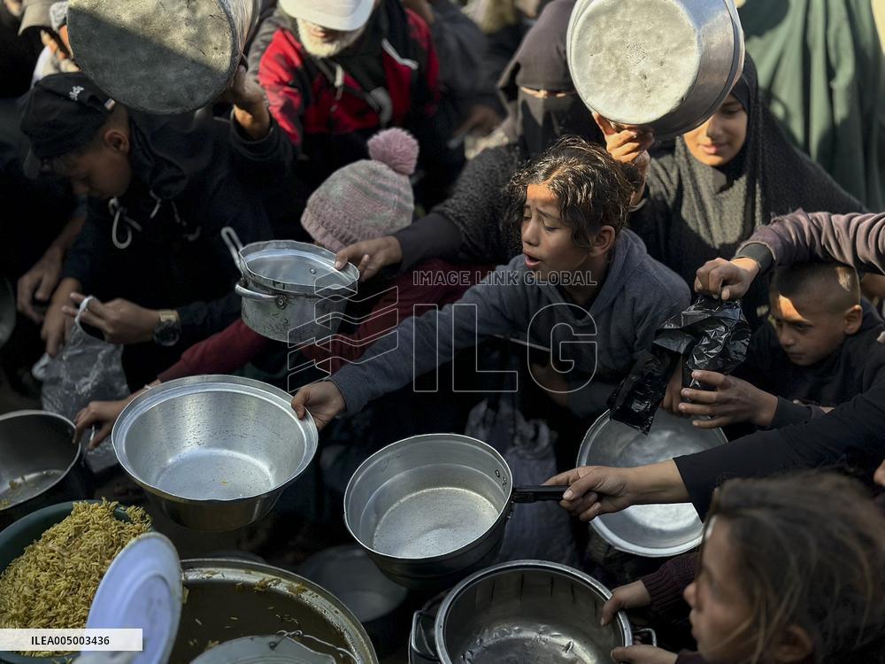 Khan Yunis Receives Aid From Turkey - Gaza