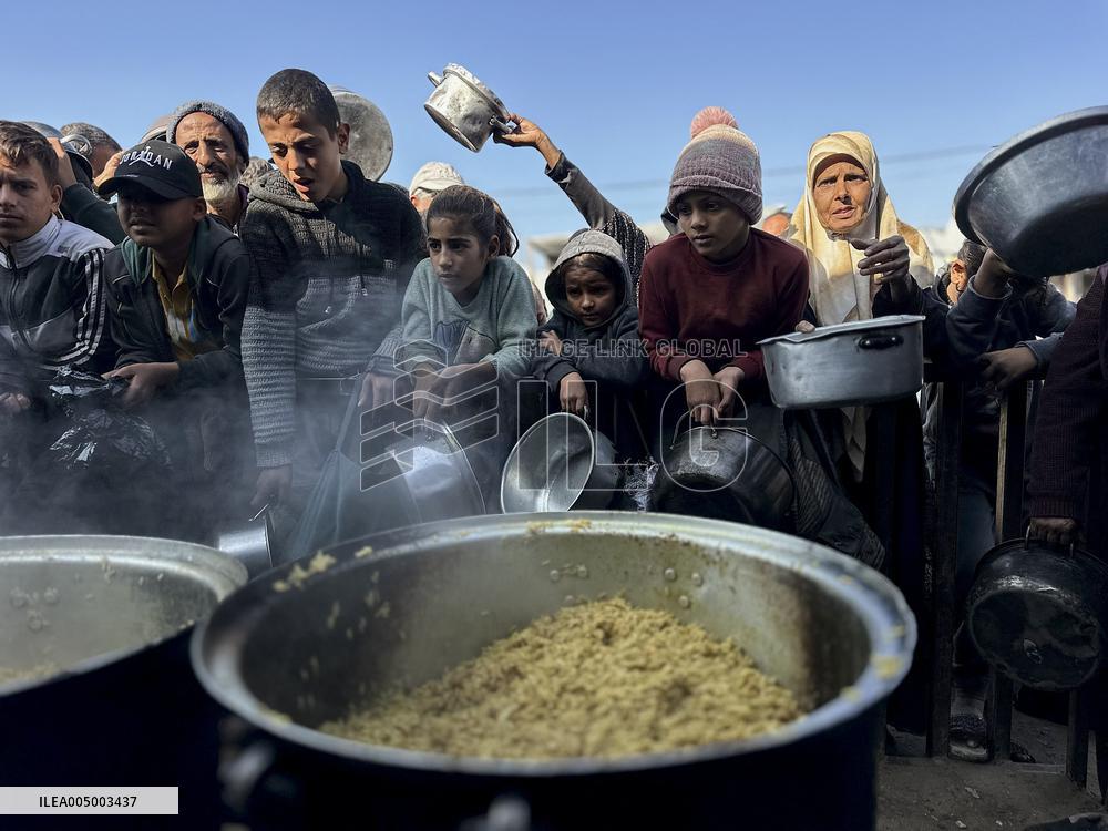 Khan Yunis Receives Aid From Turkey - Gaza