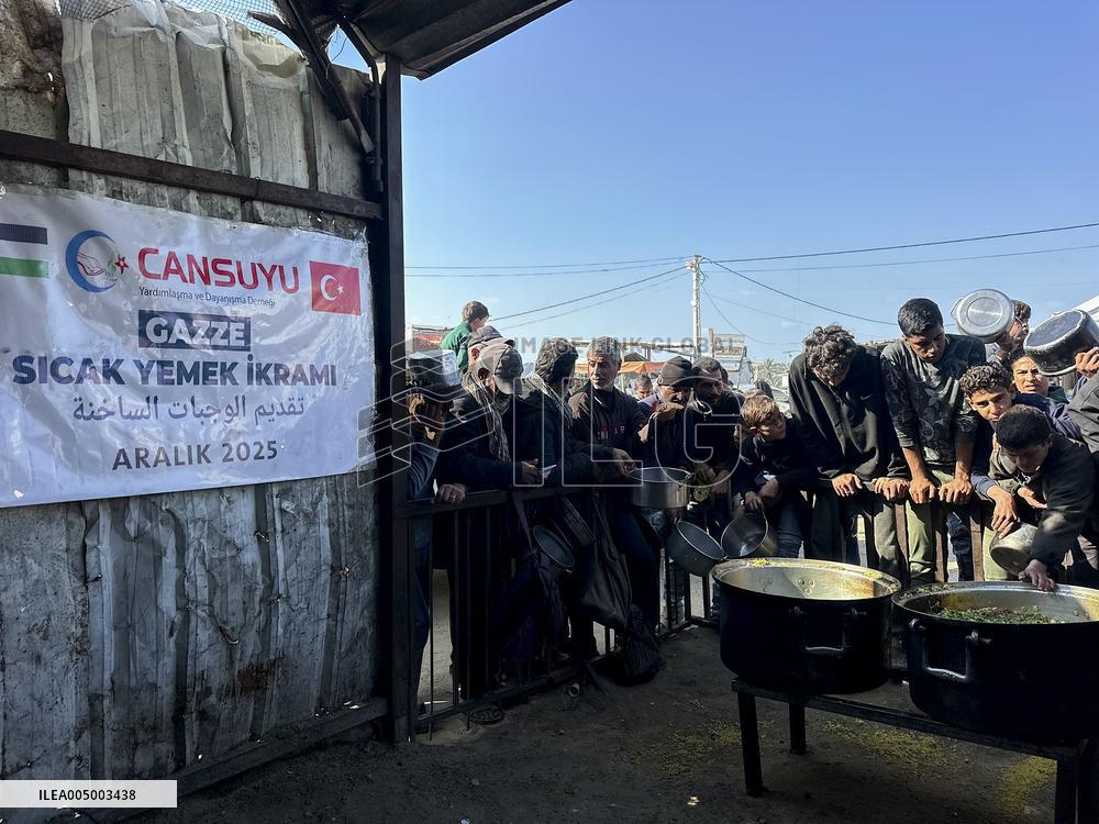 Khan Yunis Receives Aid From Turkey - Gaza