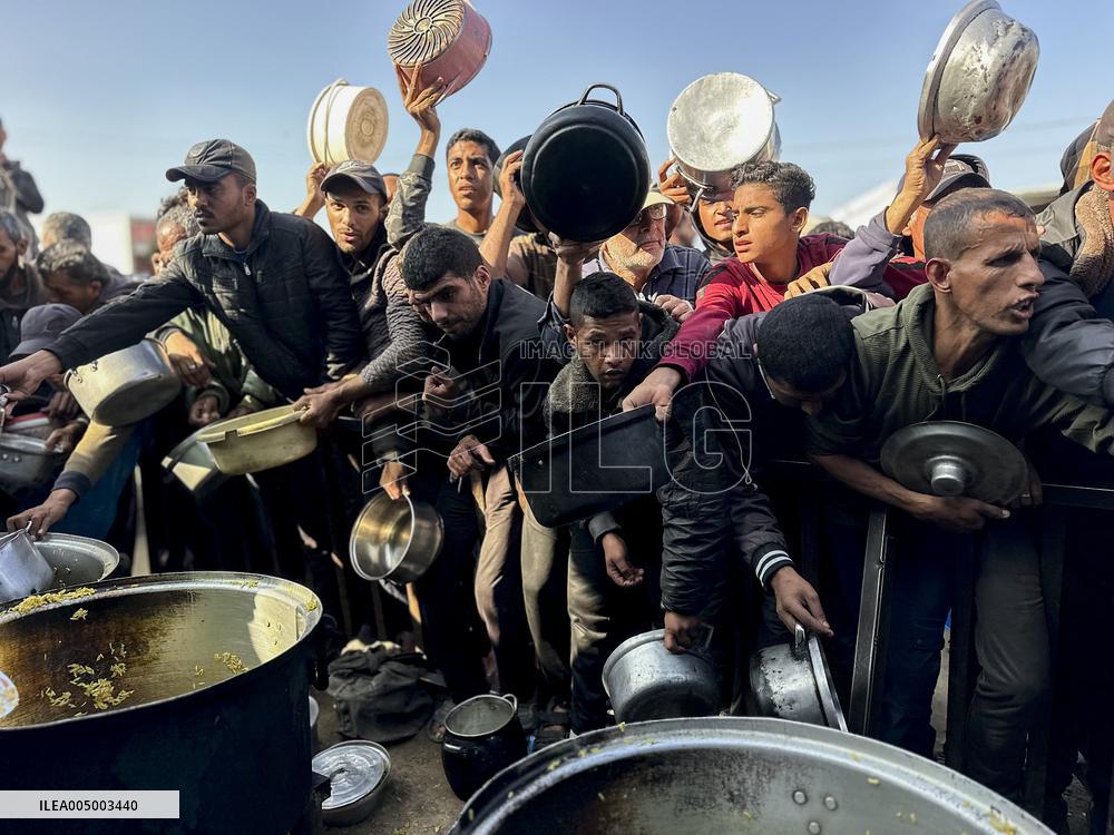 Khan Yunis Receives Aid From Turkey - Gaza