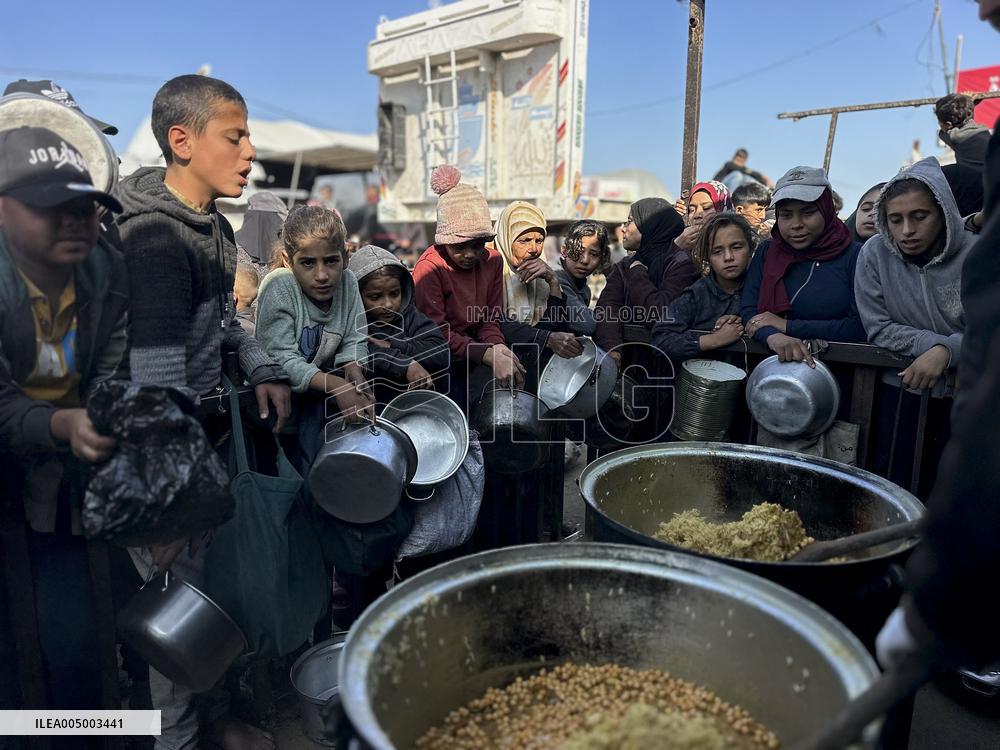 Khan Yunis Receives Aid From Turkey - Gaza