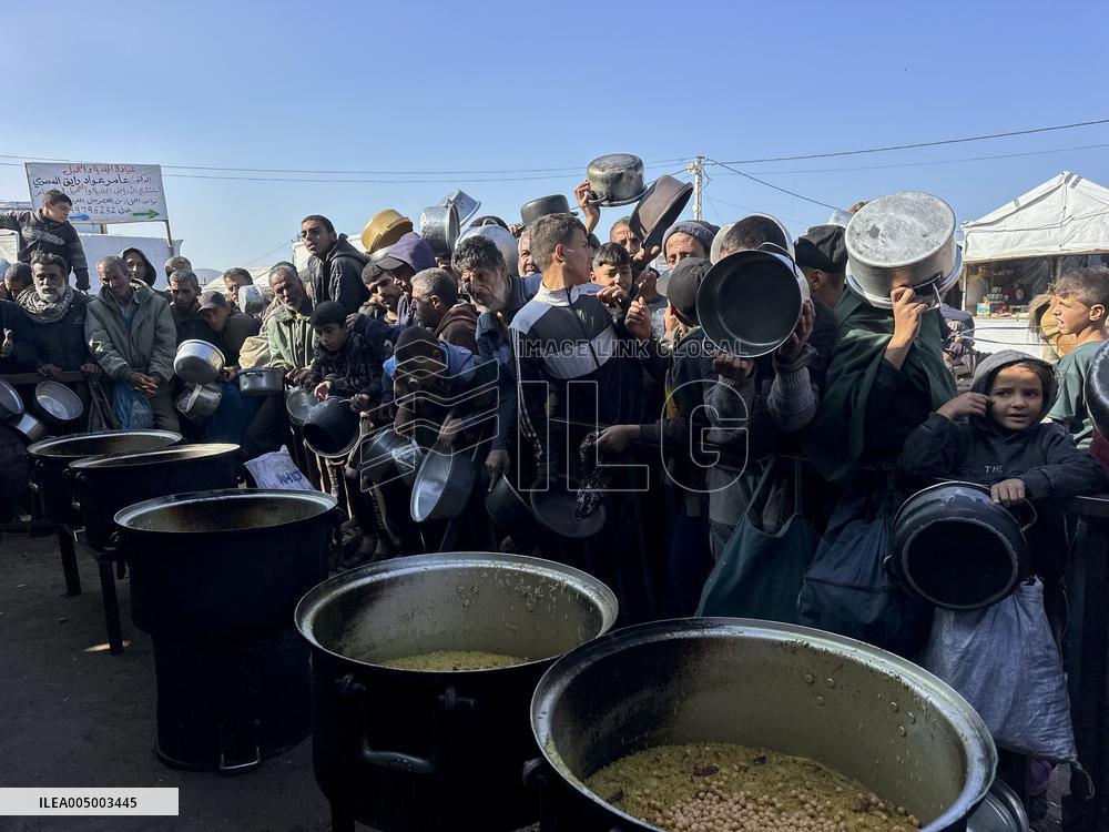 Khan Yunis Receives Aid From Turkey - Gaza