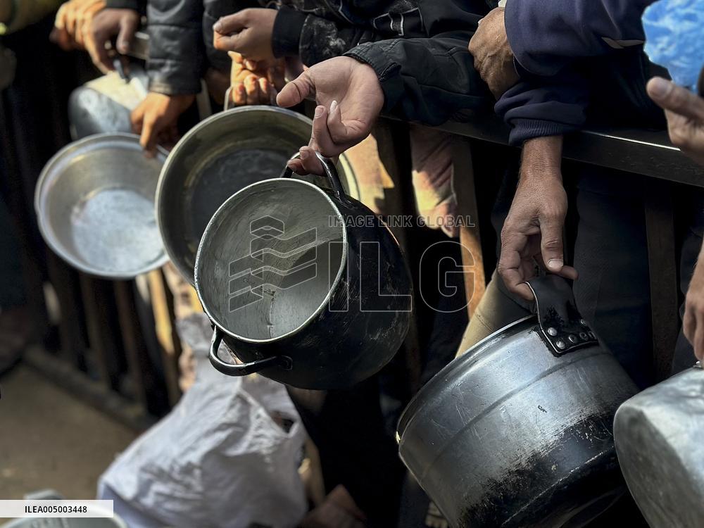 Khan Yunis Receives Aid From Turkey - Gaza