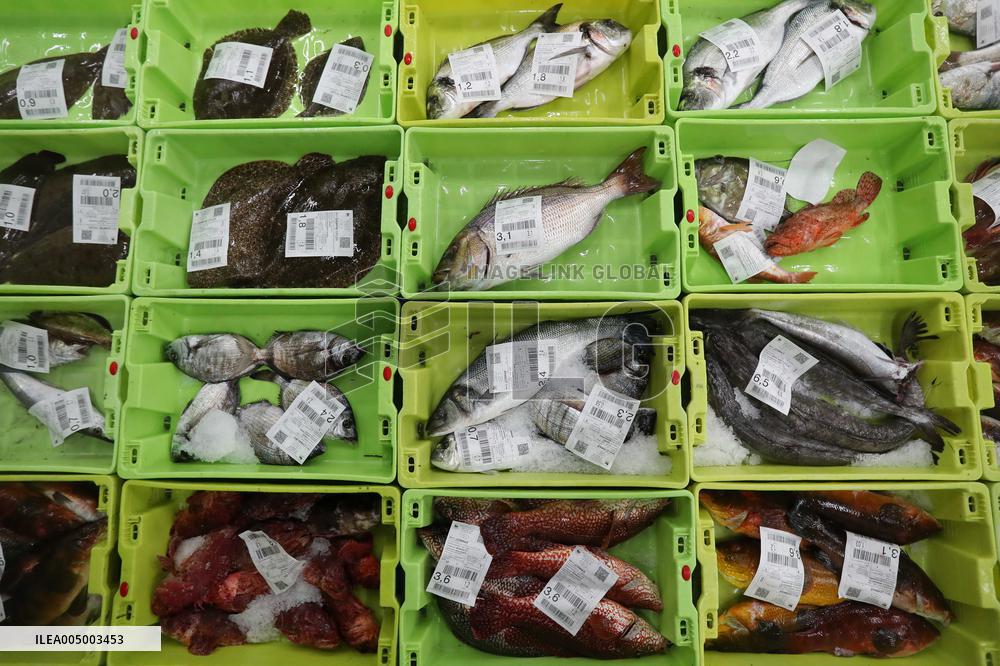 Last Seafood Auction Before Christmas Eve In Burela - Spain