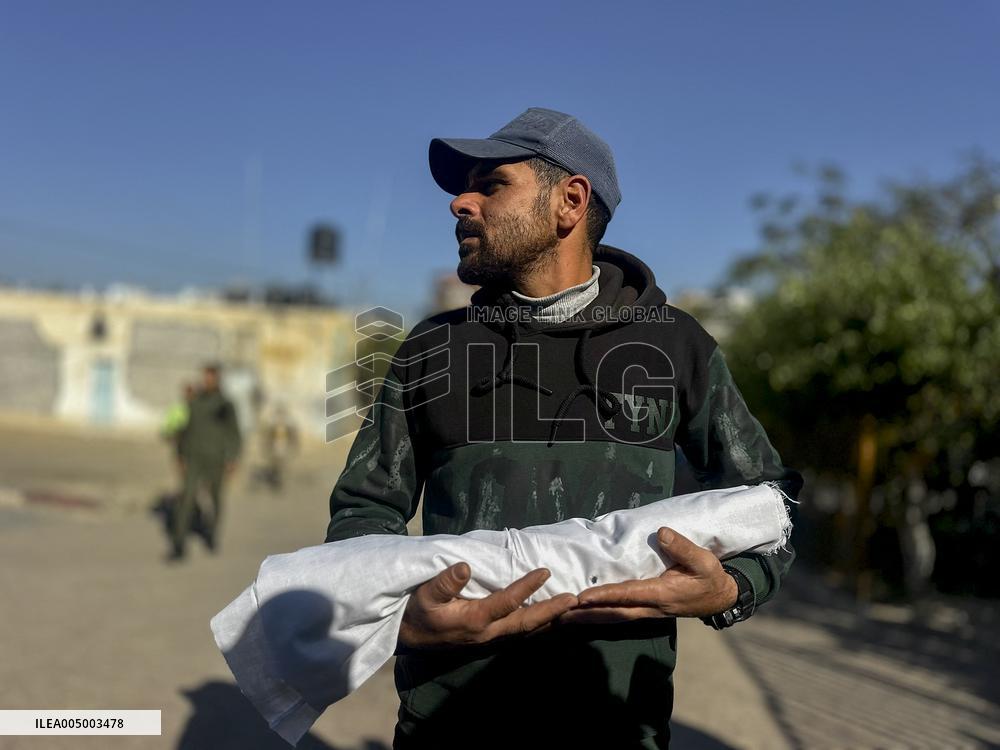 Infant Dead Because of Hypothermia - Gaza
