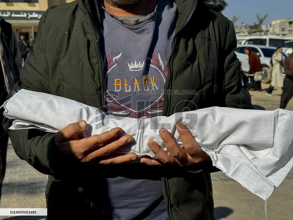 Infant Dead Because of Hypothermia - Gaza