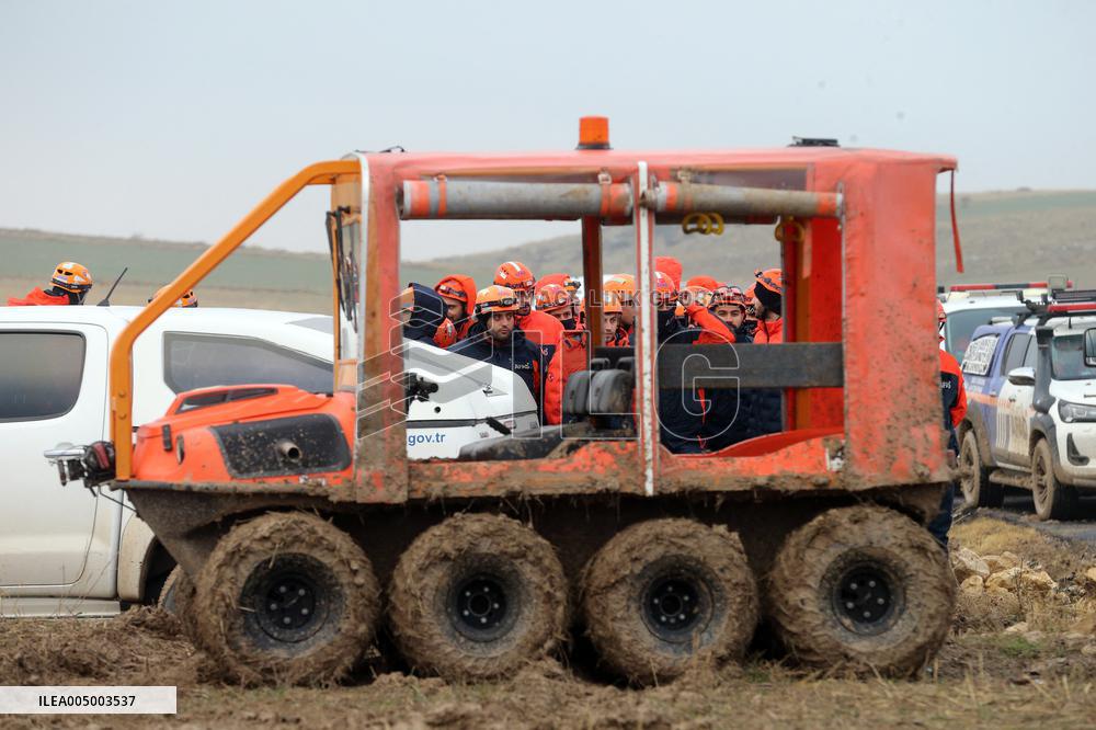 (Spotnews)T?RKIYE-ANKARA-PLANE CRASH-SEARCH OPERATIONS