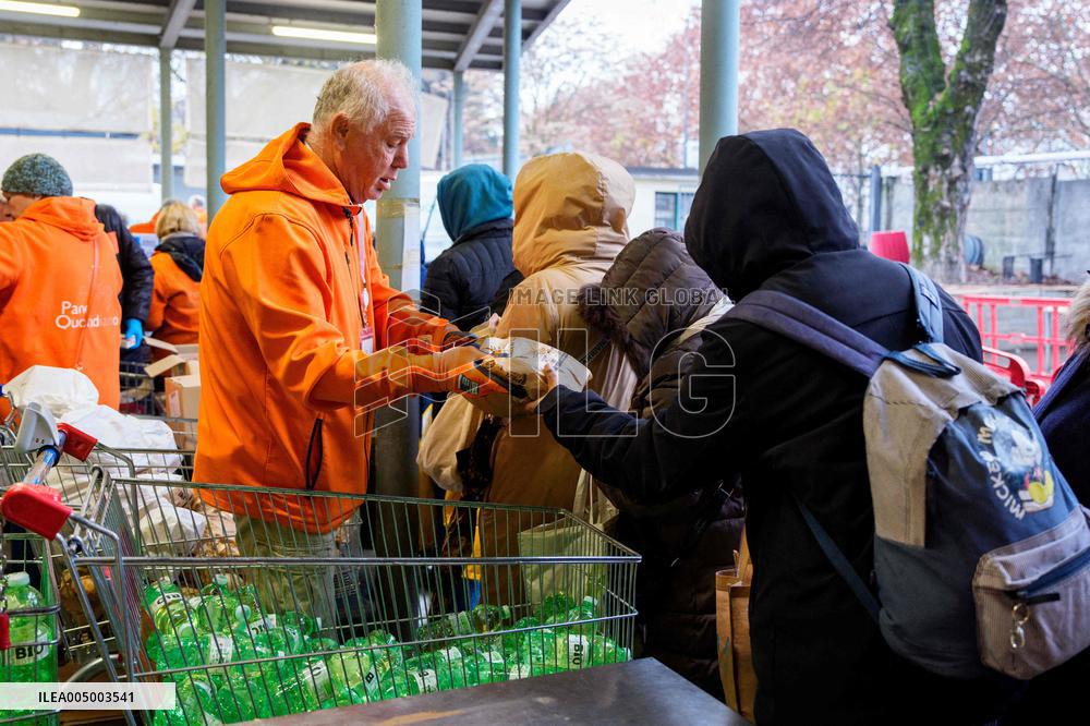 Pane Quotidiano Distributes Food In Milano - Italy