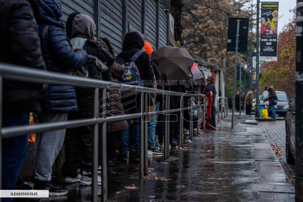 Pane Quotidiano Distributes Food In Milano - Italy