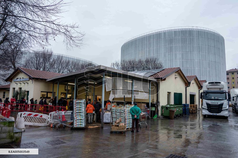 Pane Quotidiano Distributes Food In Milano - Italy