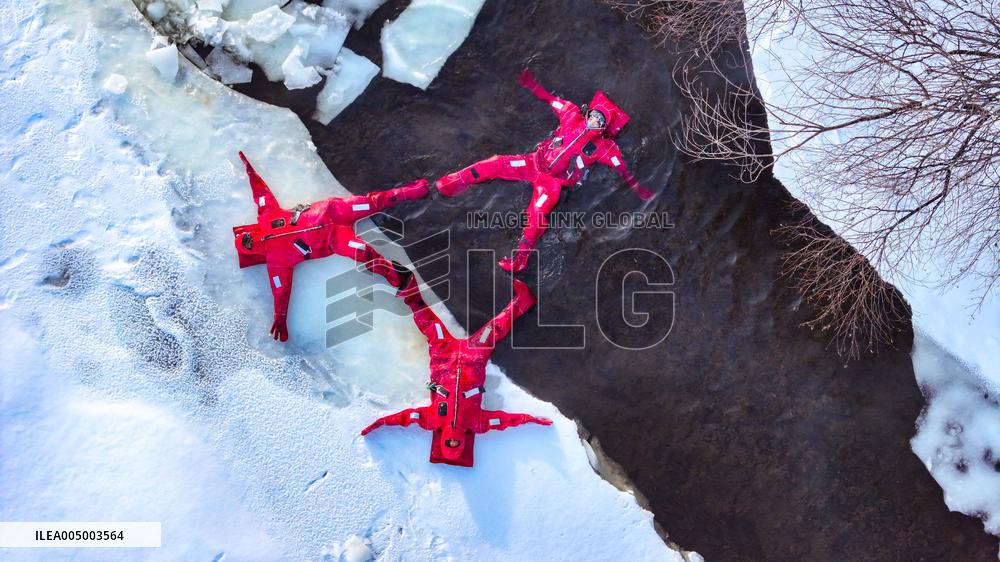 Extreme Cold Ice Floating