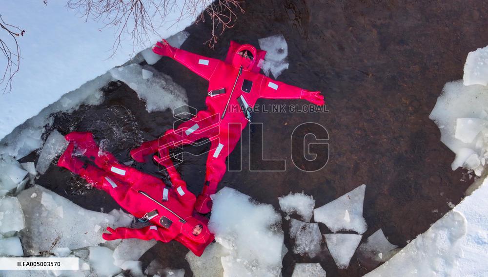 Extreme Cold Ice Floating