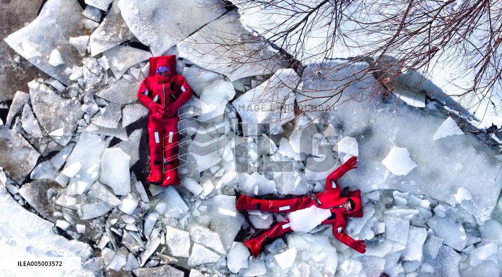 Extreme Cold Ice Floating