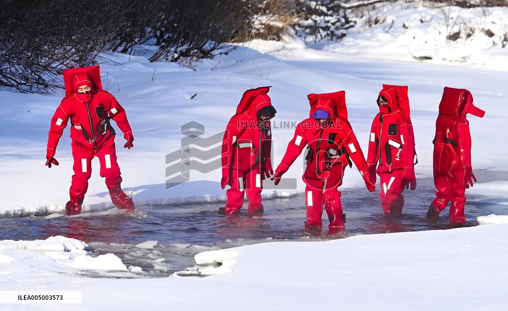 Extreme Cold Ice Floating