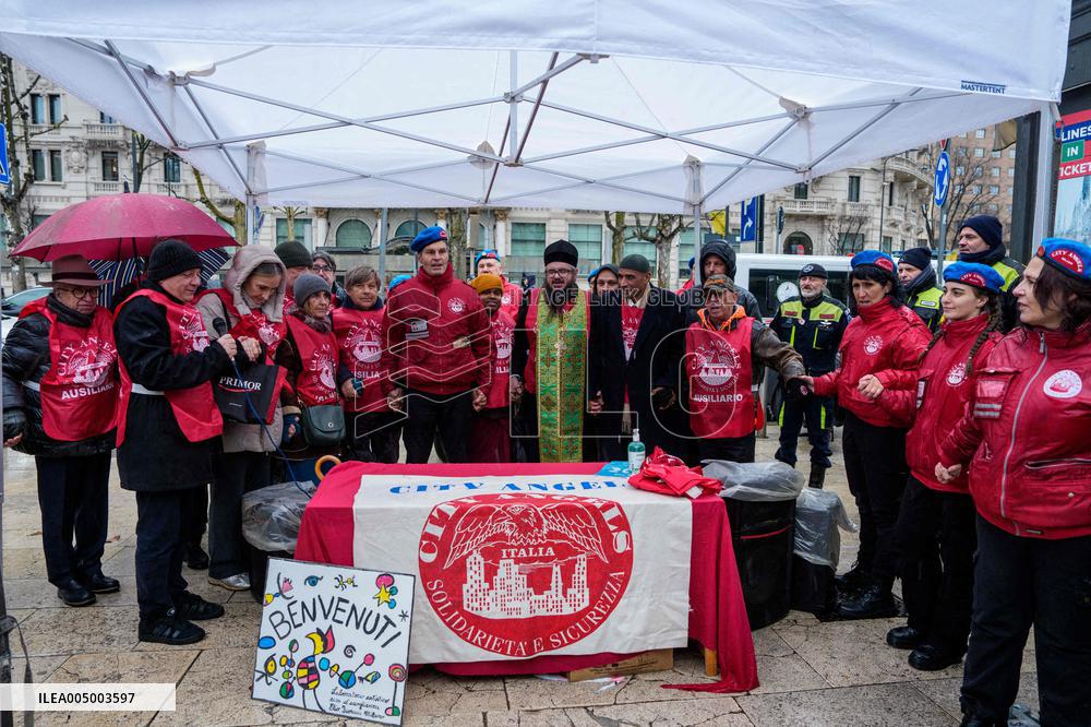 Interfaith Prayer With Food Distribution In Milano - Italy