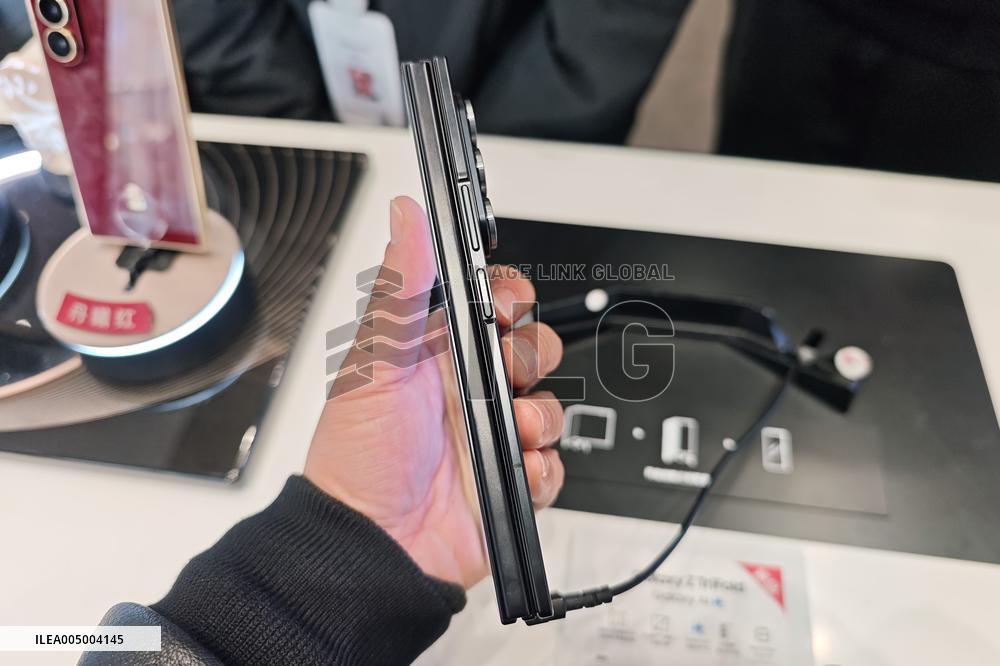 Samsung Galaxy Z TriFold Phone