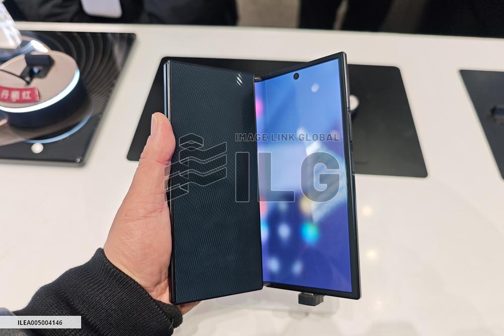 Samsung Galaxy Z TriFold Phone