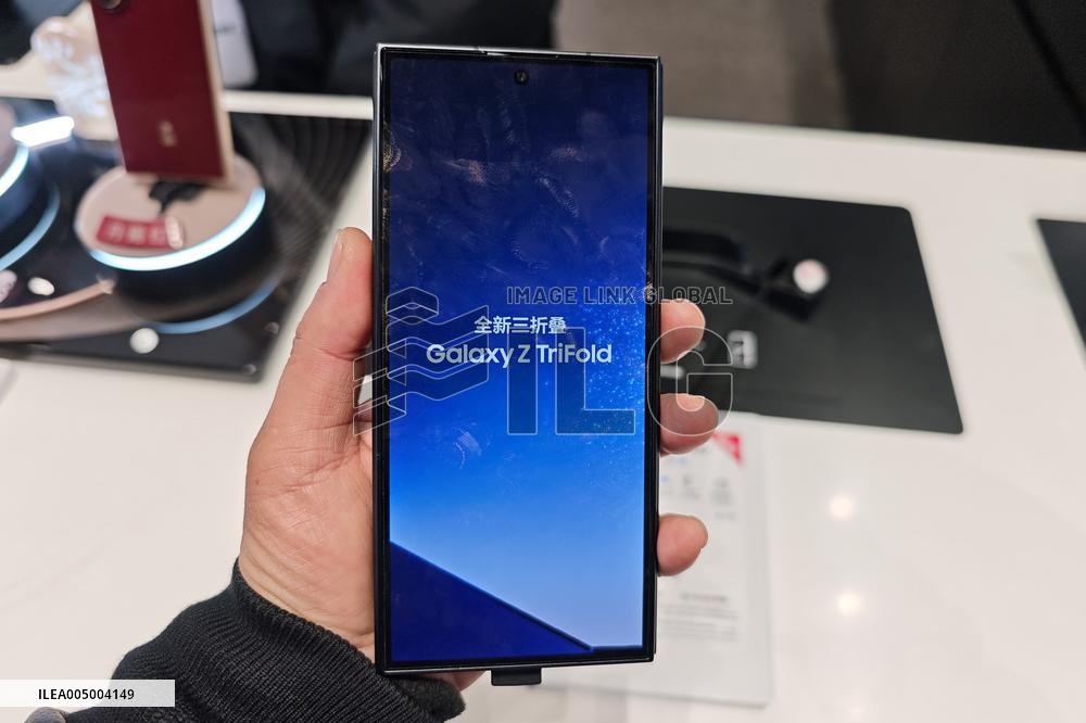 Samsung Galaxy Z TriFold Phone