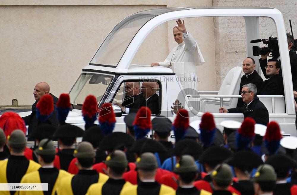 Pope Leo XIV Greets Faithful After Christmas Morning Mass - Vatican