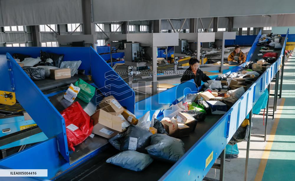 Logistics Warehouse Sorting Center