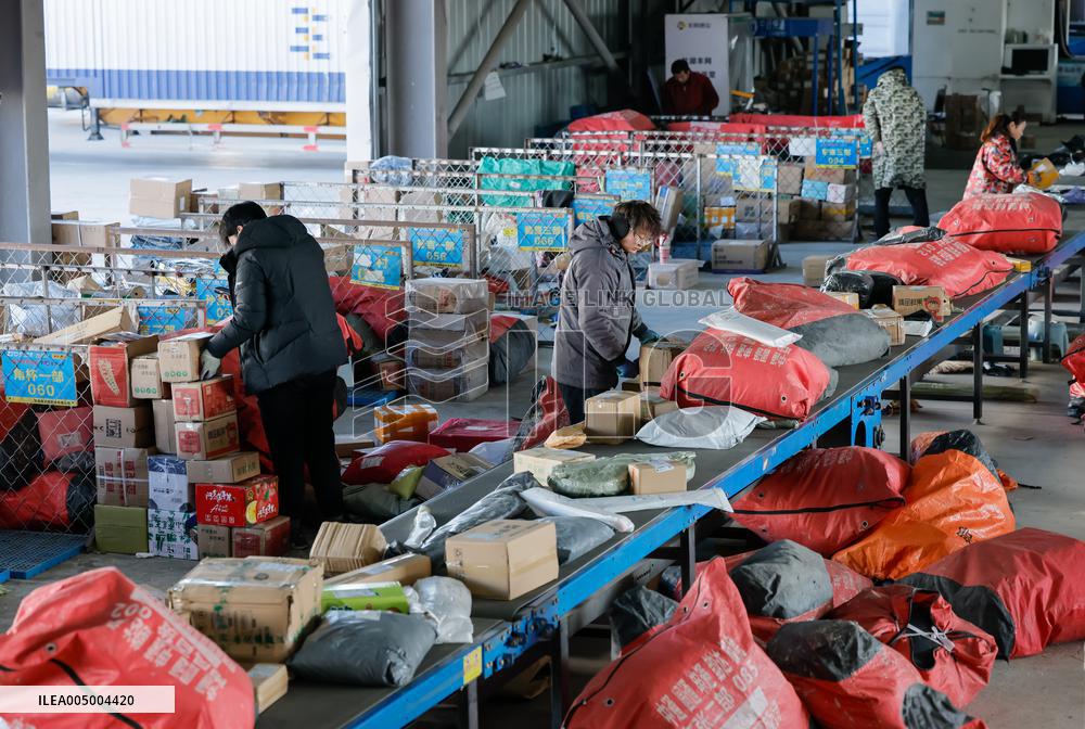 Logistics Warehouse Sorting Center