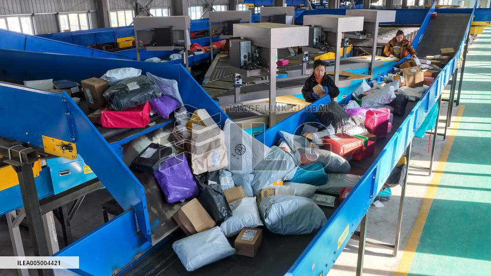 Logistics Warehouse Sorting Center