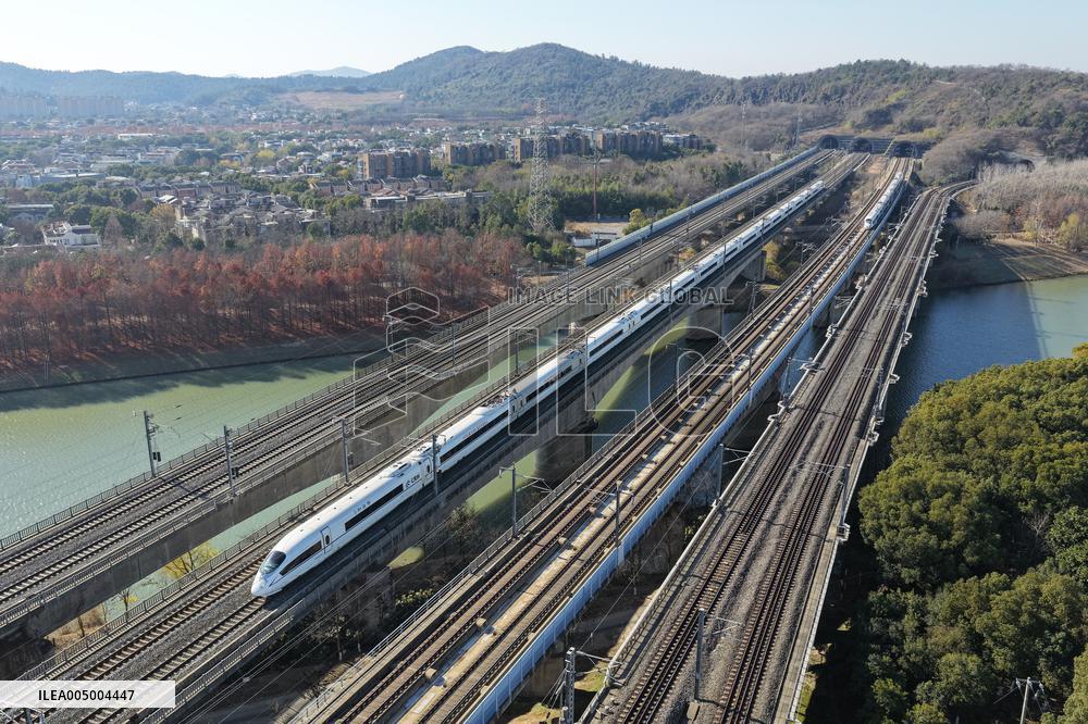 China High-speed Railways Operating Mileage Exceeded 50,000 Kilometers
