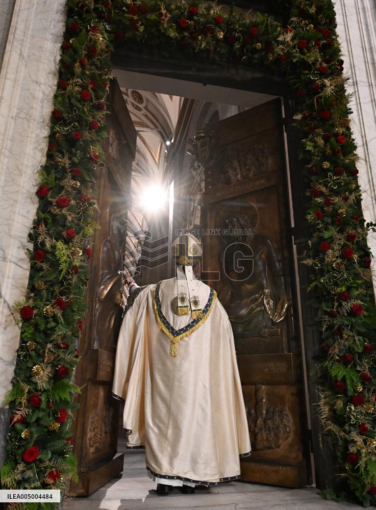 Closing of The Holy Door Of Santa Maria Maggiore Basilica - Rome
